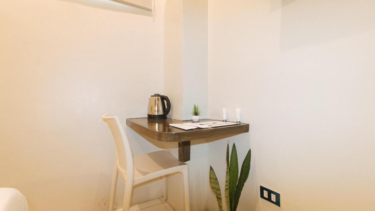 Urbanview At San Antonio'S Place Sampaloc Manille Extérieur photo